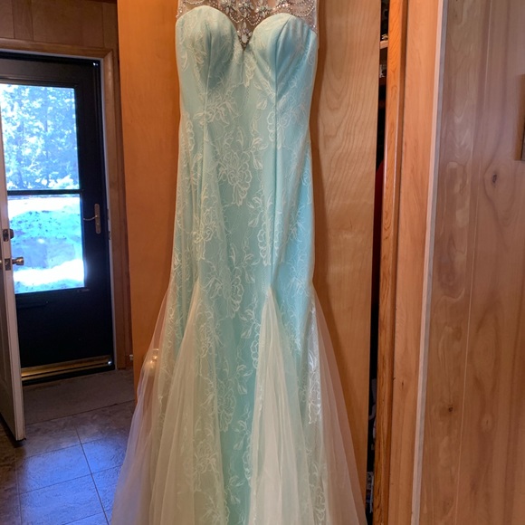 Beaded and Lace Mermaid Prom Dress - Picture 4 of 7